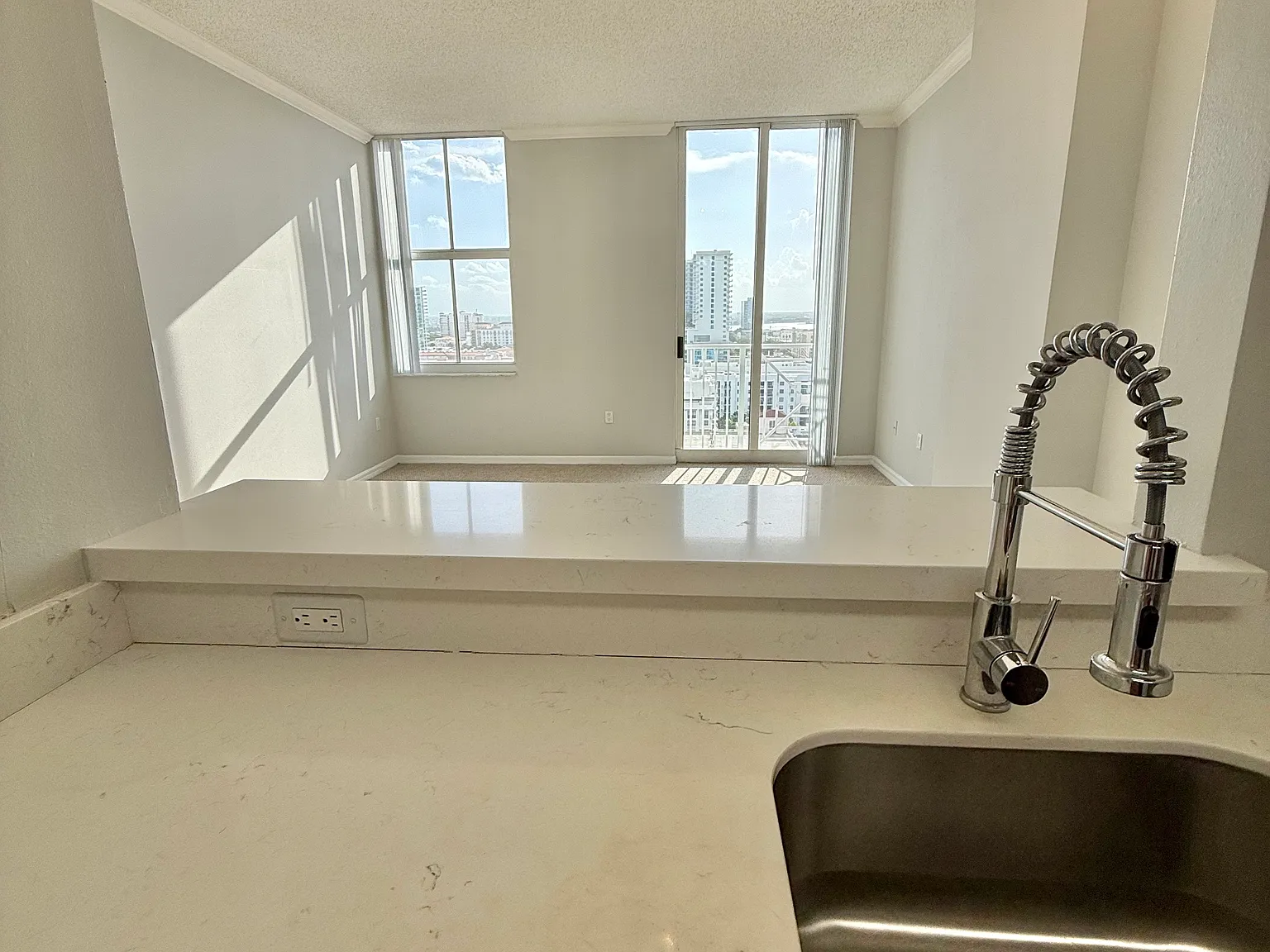 1 bed, 663 sqft, $2,488 — Photo 3