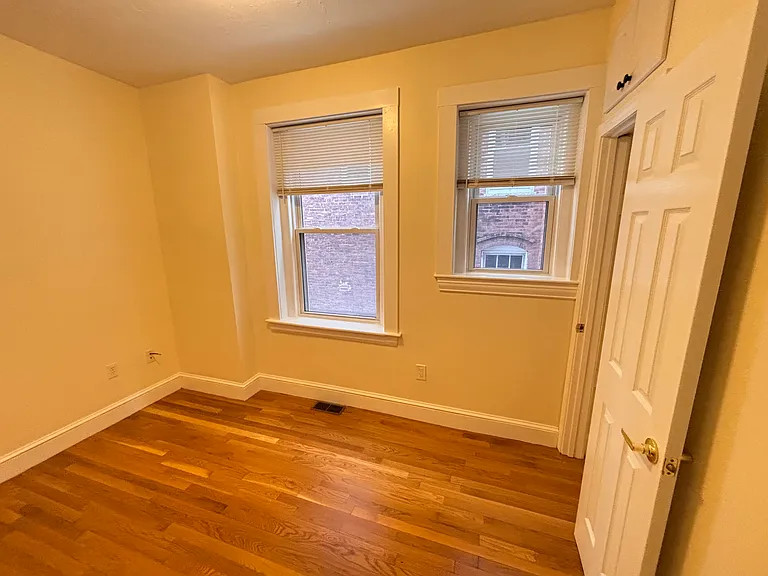191 Winthrop Rd — Photo 9