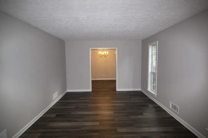 3 bed, 2.0 bath, 2016 sqft, $2,450 — Photo 3