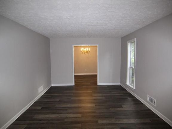 3rd image of 3765 Manor House Dr