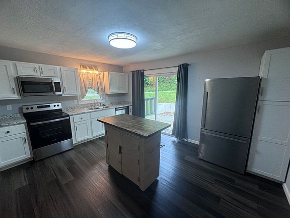 4th image of 280 Chambers Dr Unit A