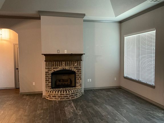 3rd image of 20825 Fall Creek Dr