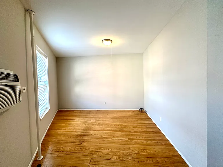 2858 N Clark St #2 — Photo 17