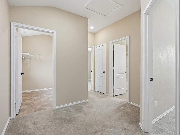 2950 E Old Settlers Blvd #29 — Photo 31