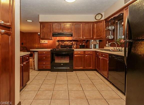 5th image of 9238 Thomas Ct