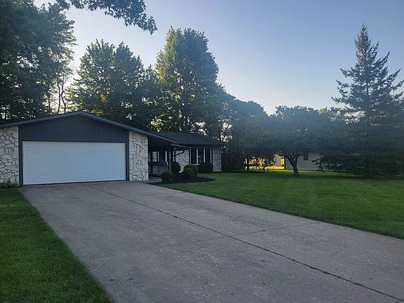 2nd image of 700 Pine Run
