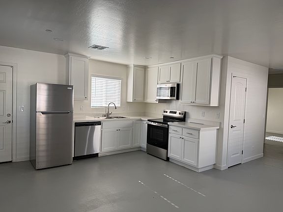 4th image of 1016 W Boston Ave #A