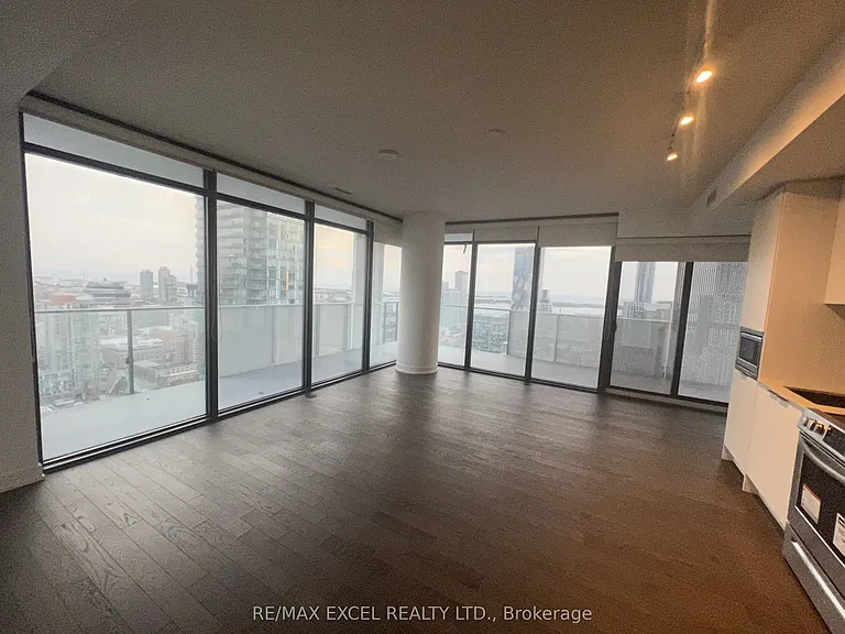 25 Richmond St E #3303 — Photo 7