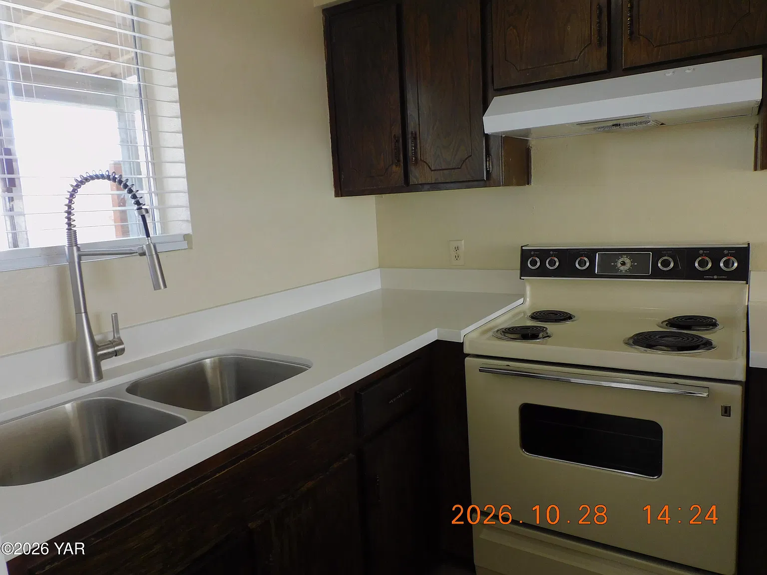 2 bed, 1.0 bath, $895 — Photo 4