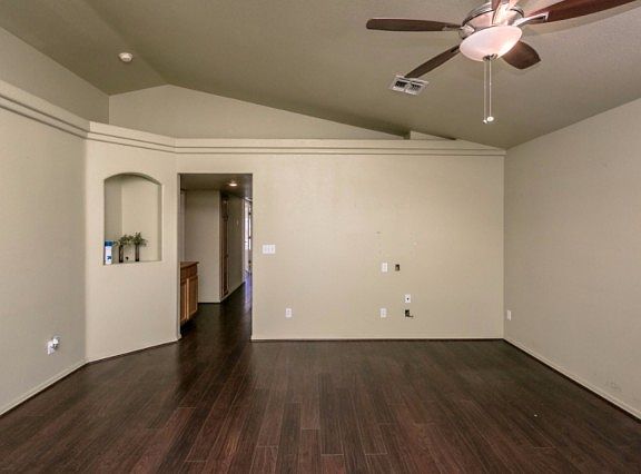 3rd image of 3556 N Burbank St