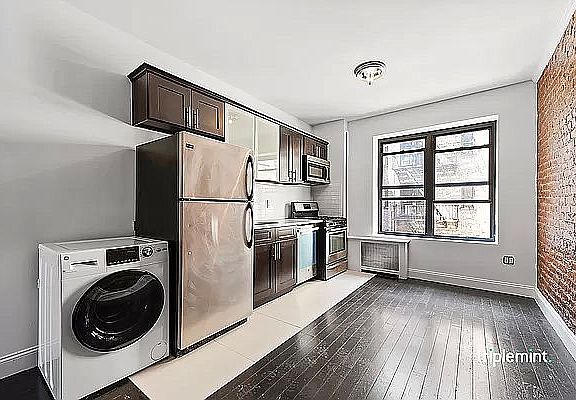 2nd image of 820 Franklin Ave #2E