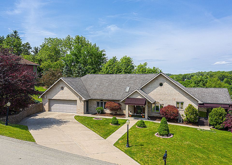 1st image of 40 Hobbitt Ln