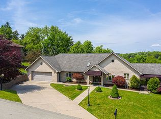 40 Hobbitt Ln, Finleyville, PA