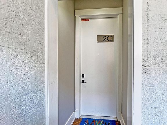 4th image of 808 Elm St #2C