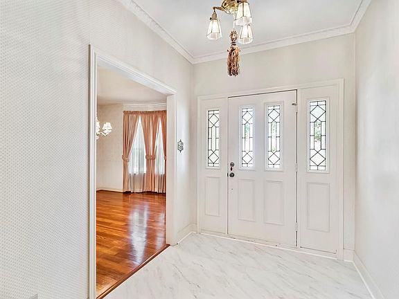 4th image of 1606 Chapelwood Ln