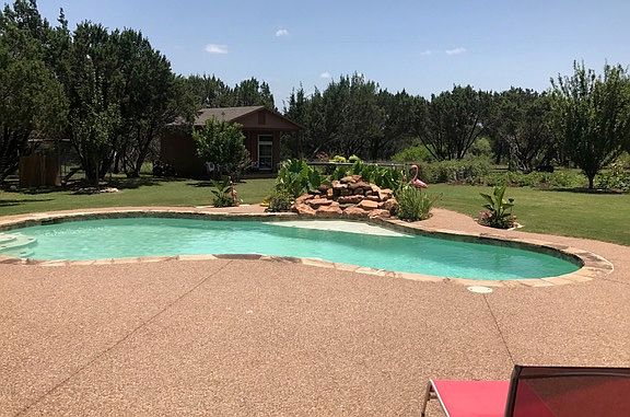2nd image of 1945 Shady Oaks Cir