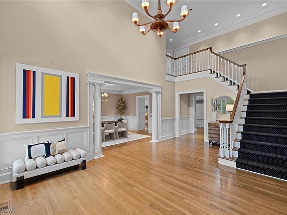 3rd image of 31900 Pinetree Rd