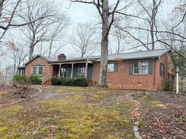 9047 Greenlake Cir, Mechanicsville, VA 23116