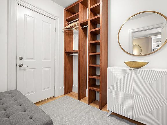3rd image of 131 Pembroke St APT 1