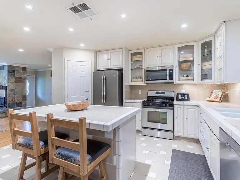 2053 Wilder Dr — Photo 19