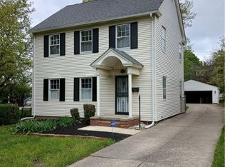 3609 Stoer Rd, Shaker Heights, OH 44122