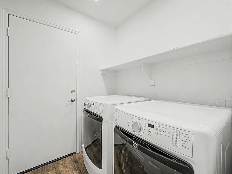 6919 E Lakeview Ave — Photo 29