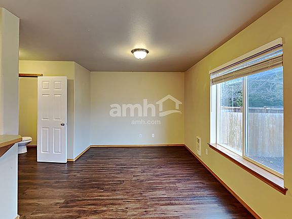 3rd image of 5215 166th Street Ct E