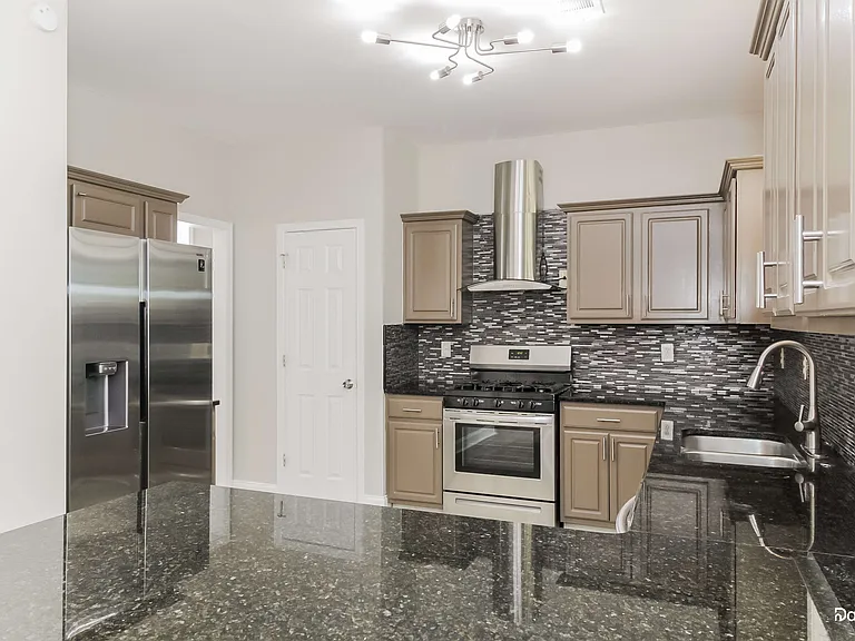 107 Fate Ct — Photo 3