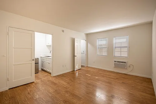Mansfield 727 Photo 1