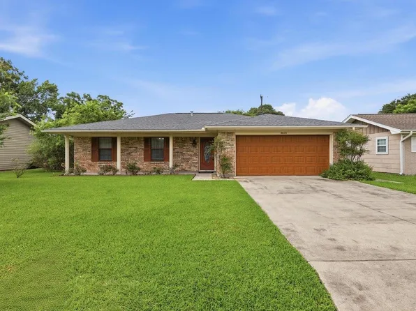 2610 Hampton Ln, Port Neches, TX 77651