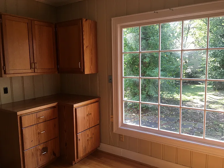 1219 Lone Oak Rd — Photo 8