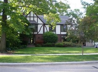 16912 Edgewater Dr, Lakewood, OH