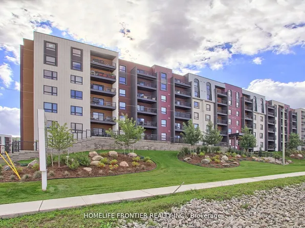 4 Spice Way #318, Barrie, ON L9J 0M2