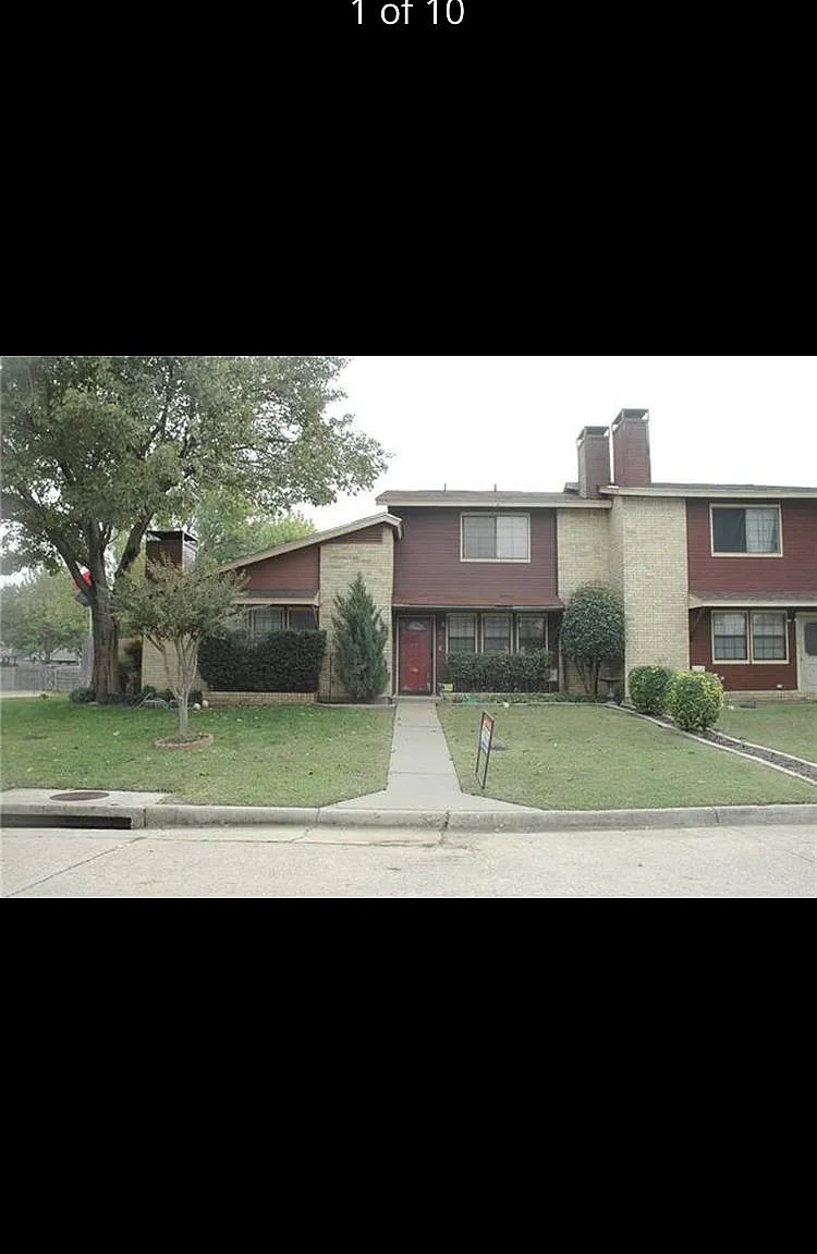 2 bed, 1.5 bath, 1280 sqft, $1,599 — Photo 1