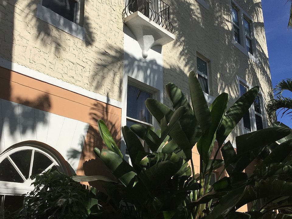 1st image of 747 Michigan Ave APT 302