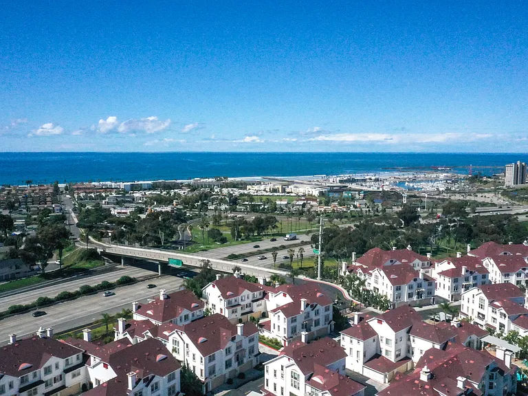 770 Harbor Cliff Way #142 — Photo 1
