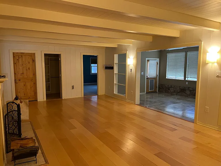 318 Sunset Park Dr — Photo 9