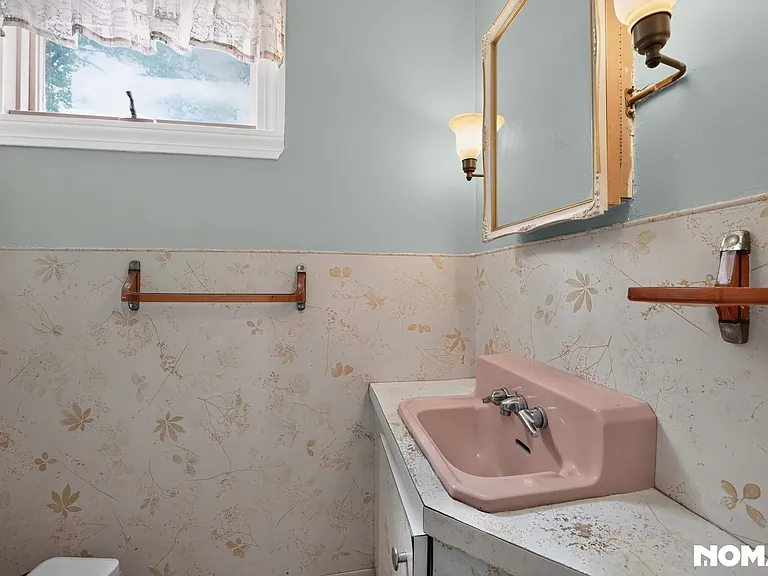 25 Surrey Ln — Photo 24