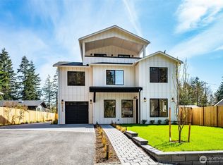 12520 2nd Ave NE, Seattle, WA 98125