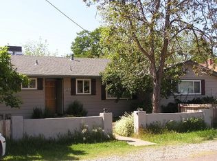 2772 Irwin Rd, Redding, CA 96002