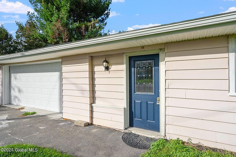 3rd image of 605 Pattersonville Road