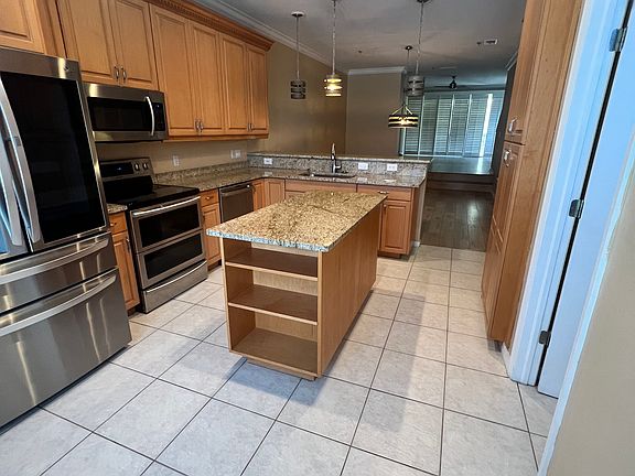 3rd image of 1035 Pinellas Bayway S