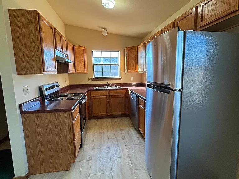 284 Jefferson St — Photo 8