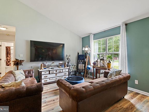 4th image of 6416 Royal Oaks Dr