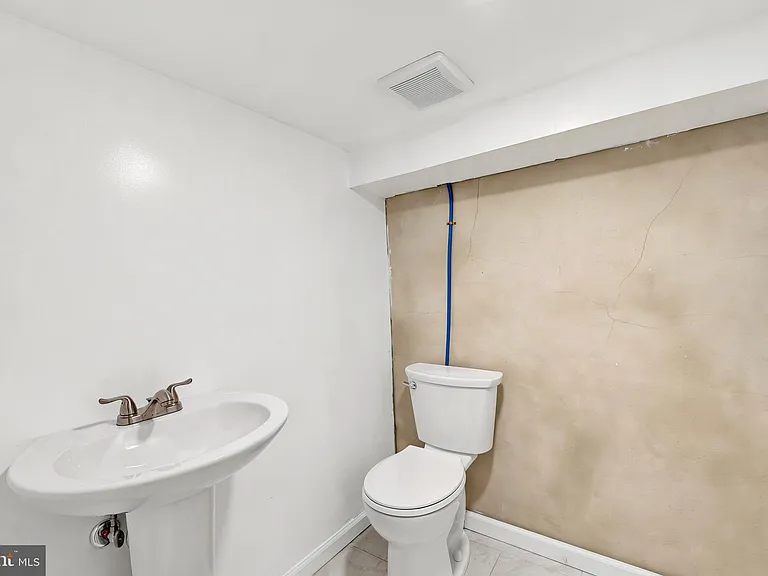 1015 McClenahan Ter — Photo 19