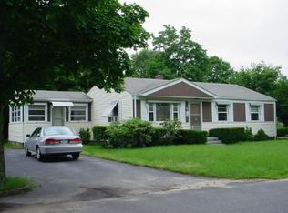 78 Farnum Rd, Warwick, RI 02888
