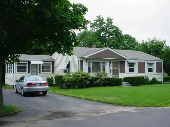 78 Farnum Rd, Warwick, RI 02888