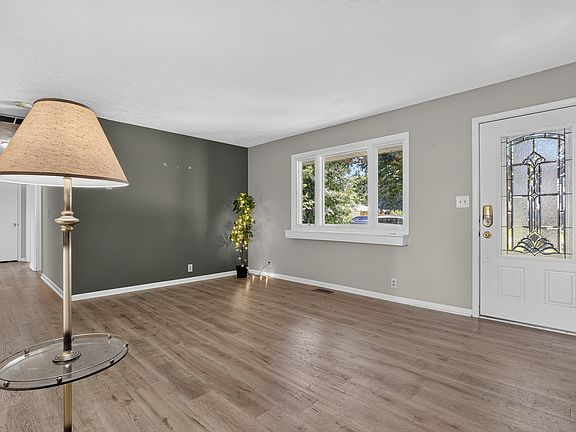 5th image of 5370 E Forster Ave