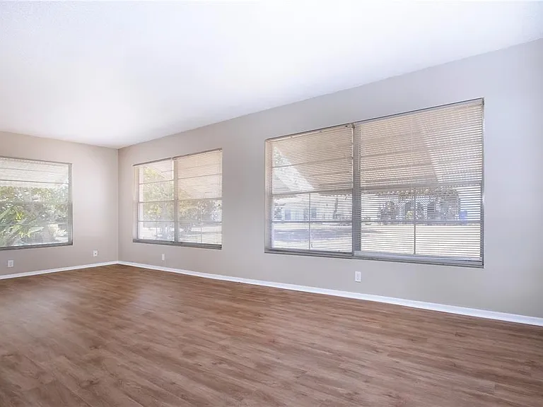 802 Buttonwood Dr — Photo 15