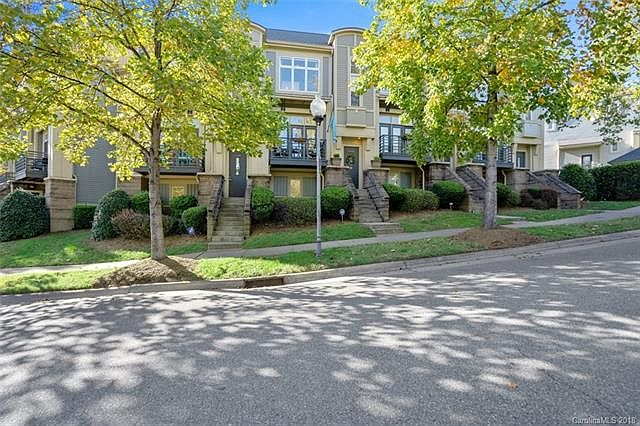 1st image of 814 Garden District Dr